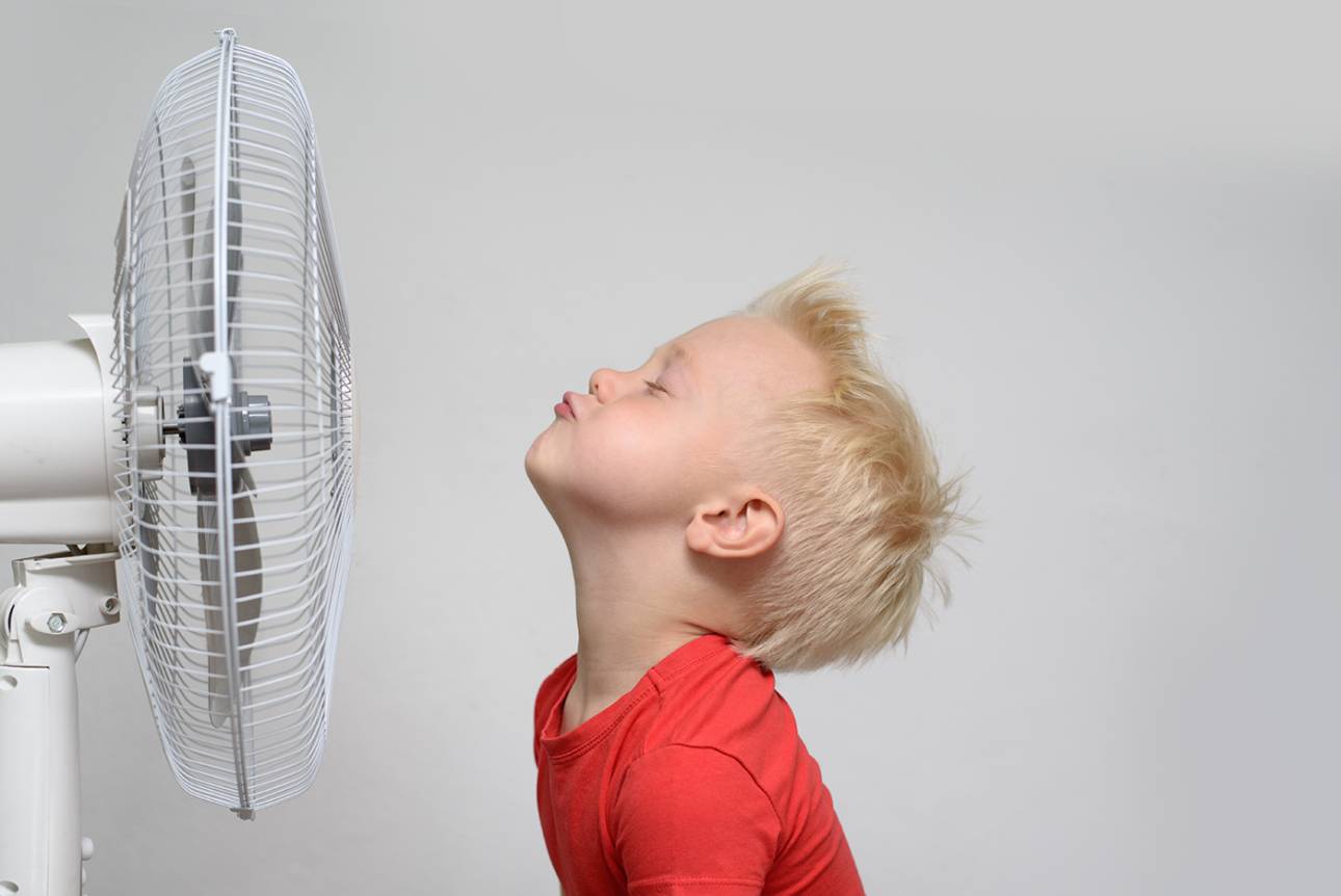 Keep your cool while moving house in summer by using our moving checklist. 