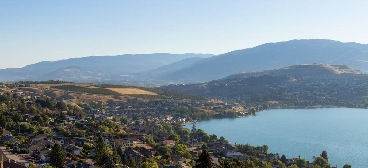 If you’re moving in Vernon, there are huge benefits to working with local house movers that will make moving day stress-free so you can get back to enjoying everything the Okanagan has to offer.